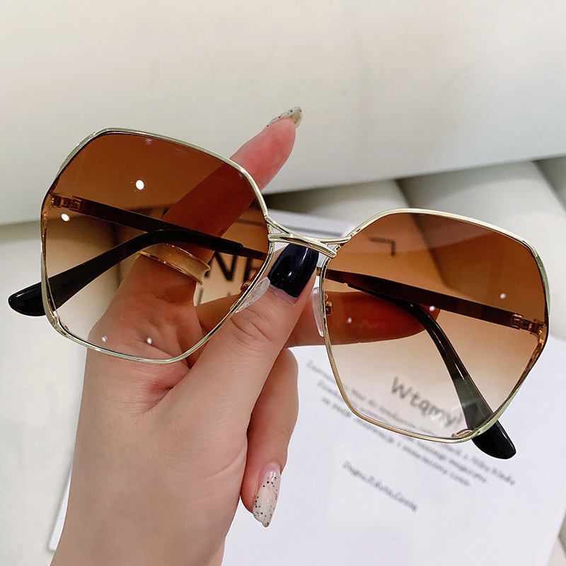 Kính Mát Tròng Đa Giác Gọng Kim Loại Chống Tia UV Sự Bảo Vệ
