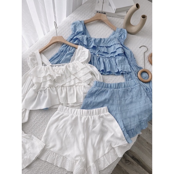 Set áo xanh tay dài bo chun + short tầng