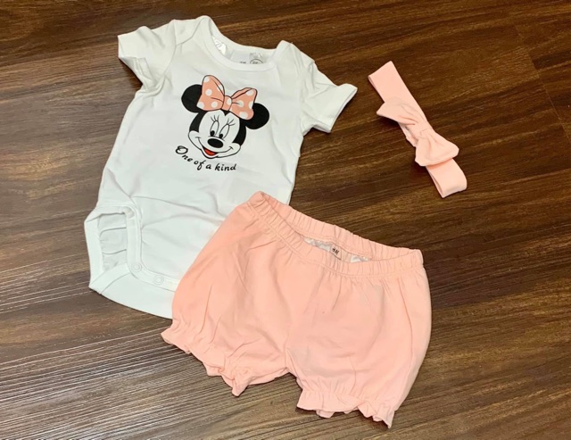 Set sơ sinh 3 tiết HM UK Mickey săn sale giá tốt size 2-4m đến 6-9m