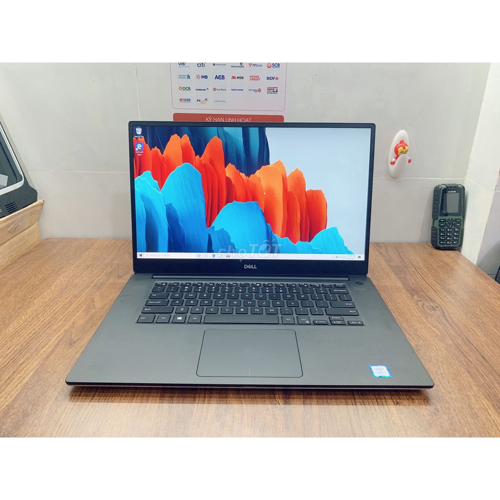 Laptop Dell XPS 2019 Chip Core i7 thế hệ thứ 8 của Intel, màn hình cảm ứng 4K thích hợp học trực tuyến và game