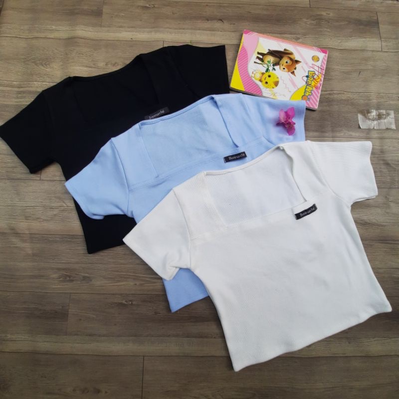 Áo croptop logo cổ vuông tay ngắn chất thun gân phong cách Hàn Quốc dễ thương, áo croptop xinh | BigBuy360 - bigbuy360.vn