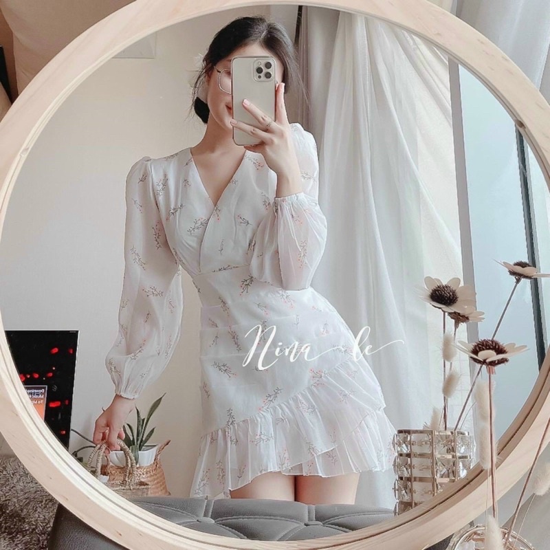 Váy đầm voan lua trắng hoa nhí cổ V vạt bèo chéo 2 tầng dáng xoè chữ A ngắn trẻ trung đi đám cưới