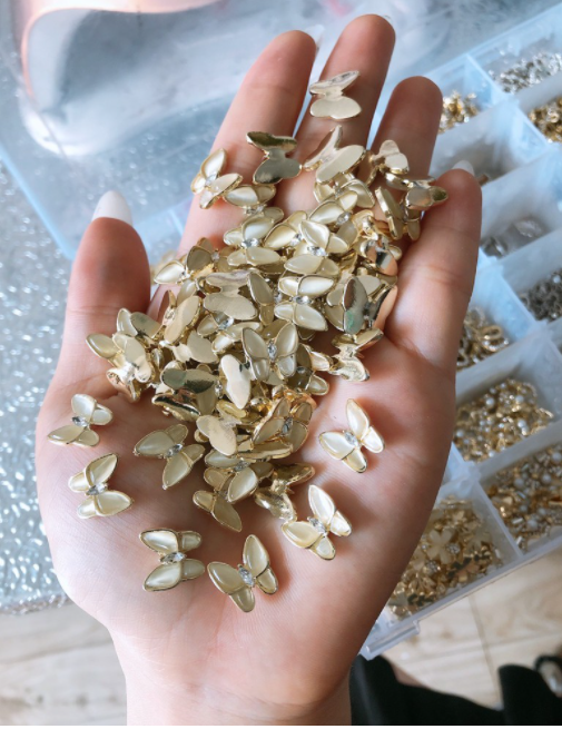 Phụ kiện con gấu, bướm vàng, bạc và nơ đính đá gắn móng tay trang trí đẹp