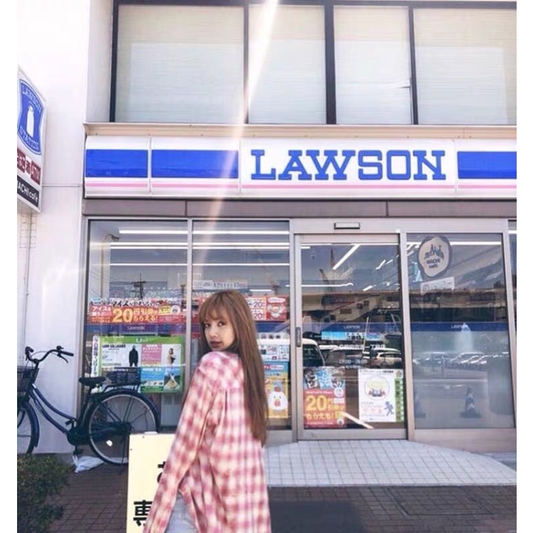 Áo sơmi kẻ caro hồng Jungkook BTS và Lisa Blackpink