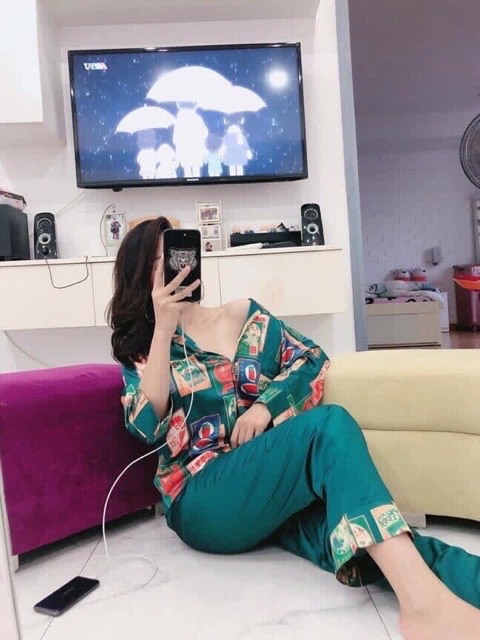 Bộ lụa hình satin dola cá tính | BigBuy360 - bigbuy360.vn