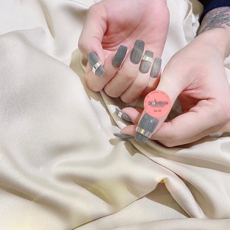 Đá vuông, đá chữ nhật đính móng