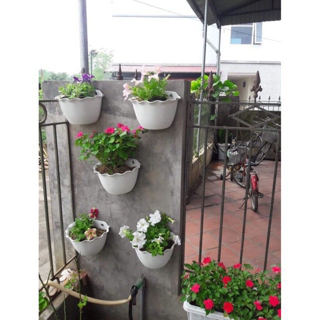 Chậu Ốp Tường- Chậu Nhựa Bán Nguyệt Viền Tim ⚡ XẢ KHO ⚡Siêu Bền, Siêu Đẹp Kèm Tấm Lót Đáy Tránh Ngập Úng Cây