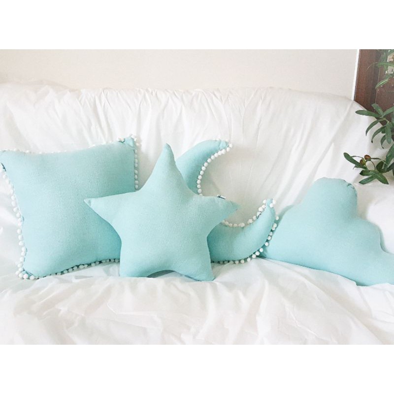 Gối trăng sao mây đã nhồi bông 40x40cm màu xanh ngọc. Vải Kaki cao cấp. gối trang trí pompom