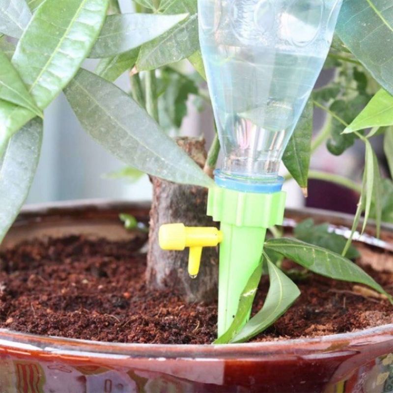 vòi tưới cây nhỏ giọt tự động lắp vào chai lọ thông dụng như coca, c2, nước lọc
