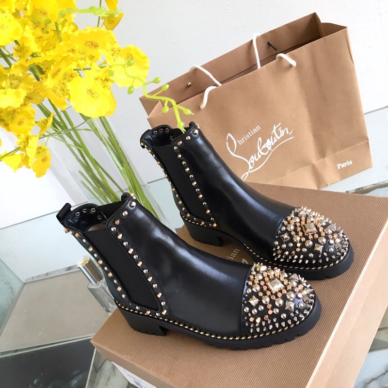 boot nữ ngắn cổ không dây hoạ tiết đính cườm đá mũi các viền xung quanh đế dày