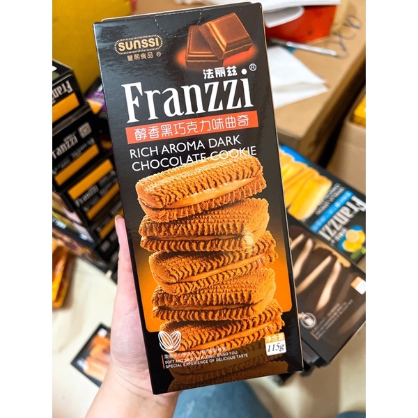 Bánh franzzi kẹp kem hộp 115gr