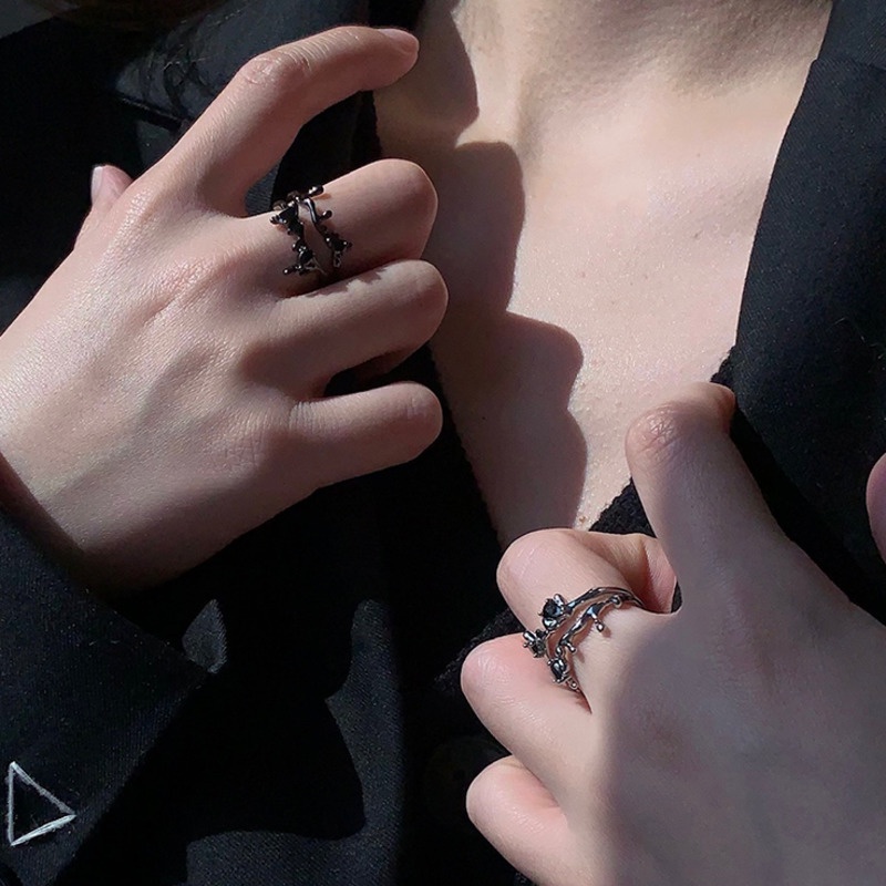 Nhẫn Hở Đính Đá Hình Gai Phong Cách punk Hiphop Cá Tính