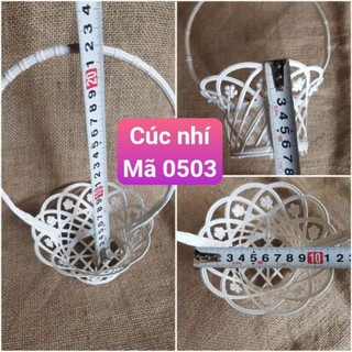 Giỏ nhựa mini cúc nhí