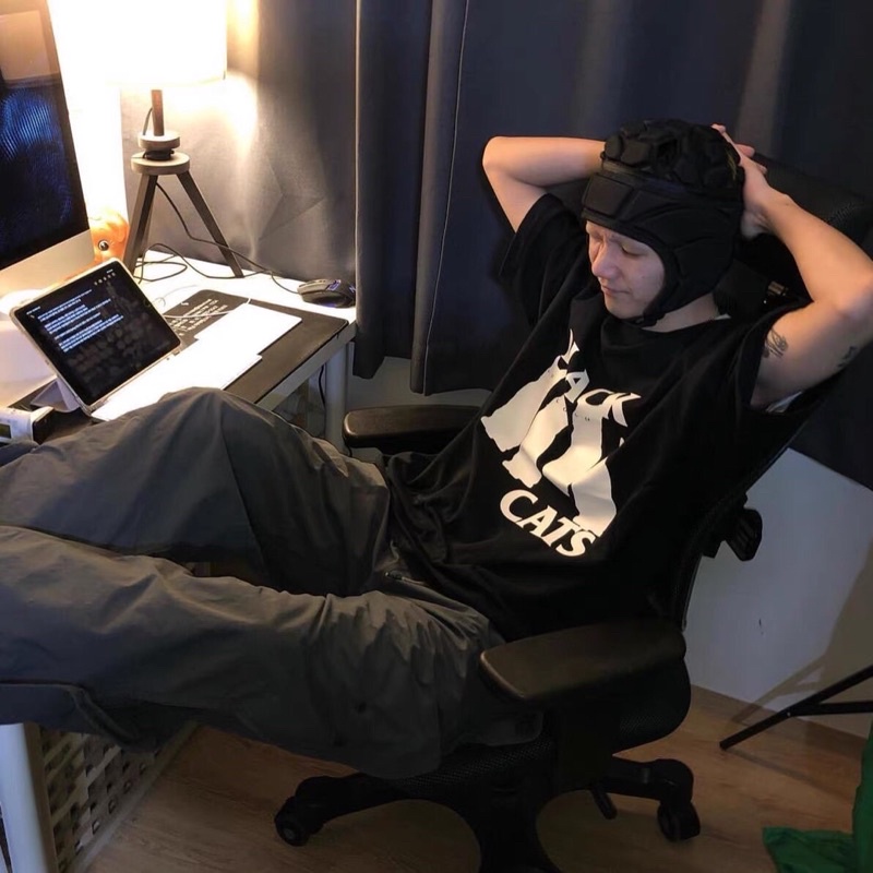 Áo thun Hàn Quốc Black Cats phong cách basic Treminal màu đen - A036