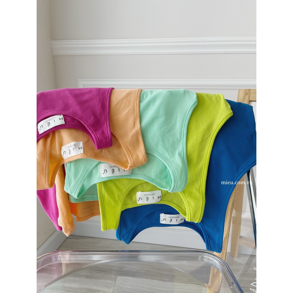 Áo thun gân ba lỗ Dana Miều Est.2013