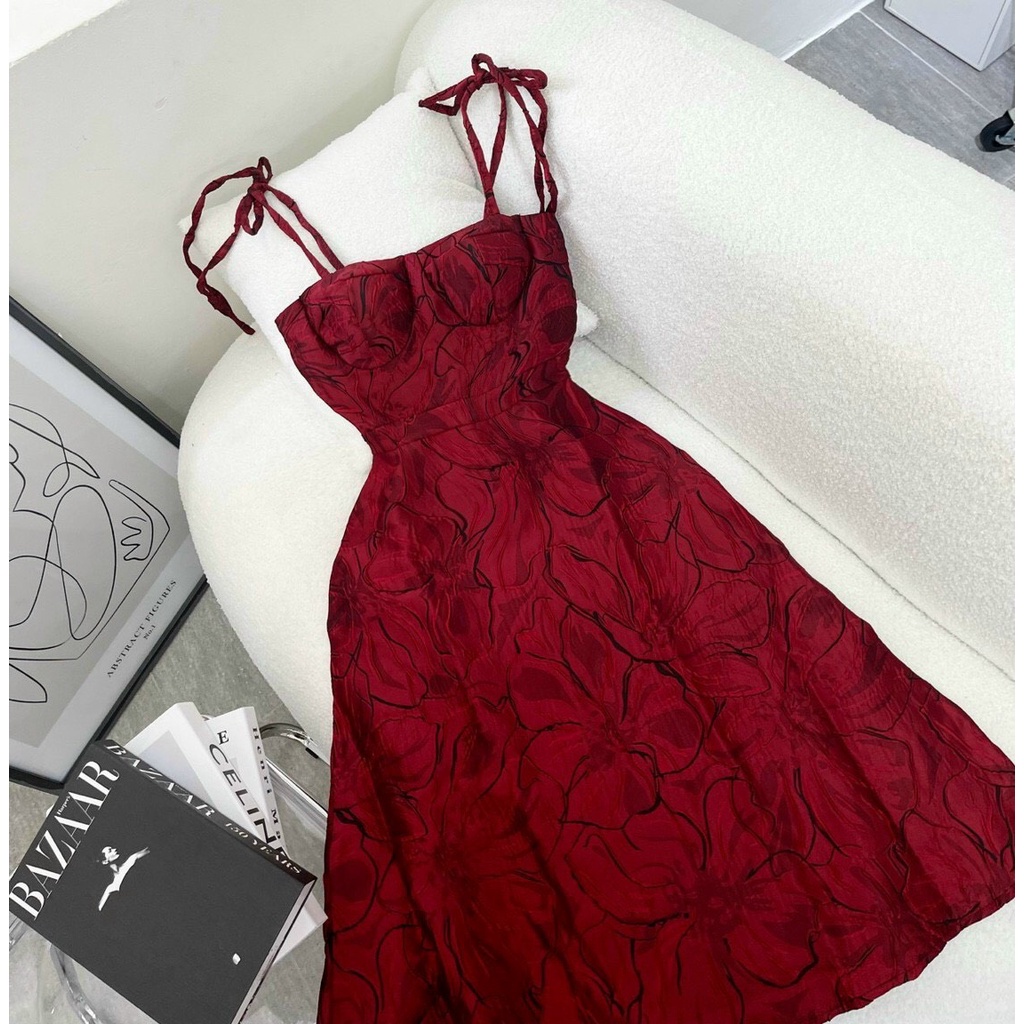 Váy Xòe Đỏ Dáng Dài, Đầm 2 Dây Cúp Ngực Cột Vai Chất Gấm Dày Dặn Họa Tiết Bắt Mắt, Váy Dự Tiệc Sang Chảnh. | BigBuy360 - bigbuy360.vn