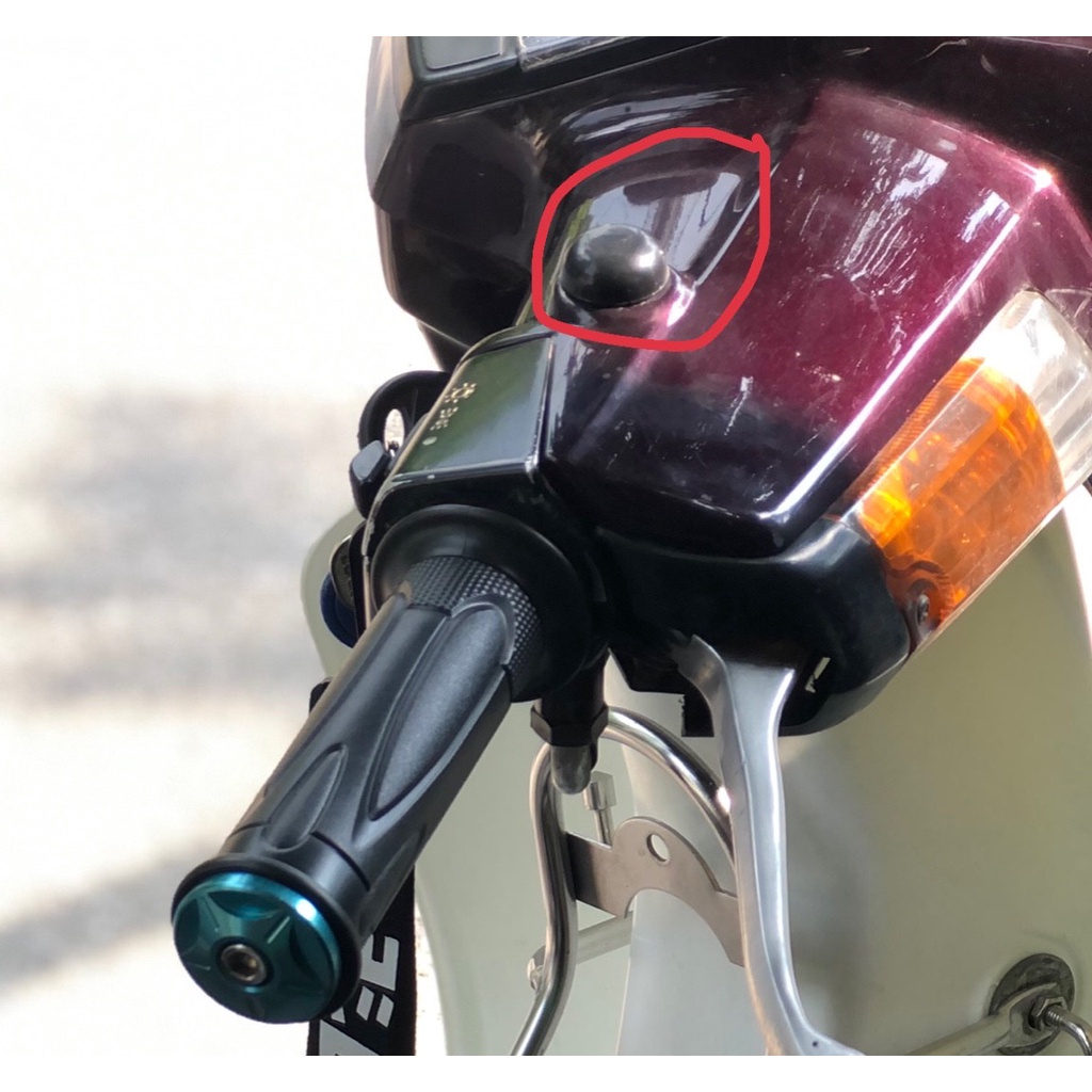 Nút bịt chân gương xe đream