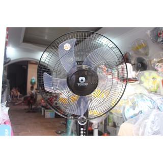 Quạt cây điều khiển SUBOR