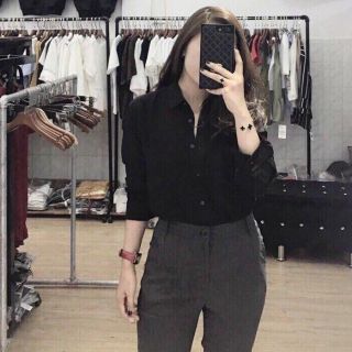 Áo sơ mi trắng đen form rộng
