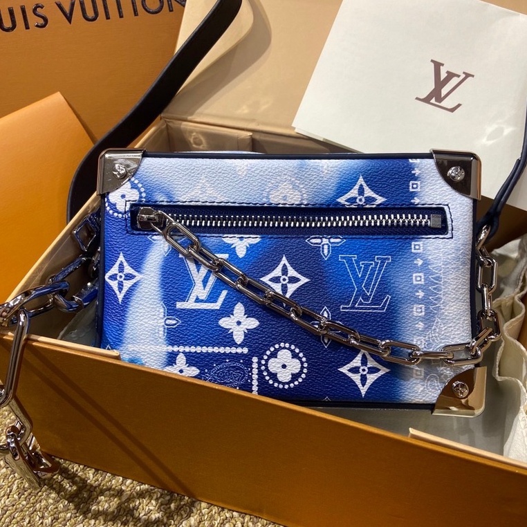 Túi đeo chéo hộp xích LV Truck Bag xanh mây size 19x14x8 LA 2022 on web
