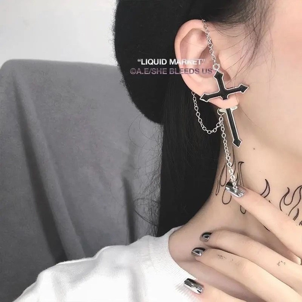 Khuyên VàNh Tai HìNh TháNh Giá Cá TíNh