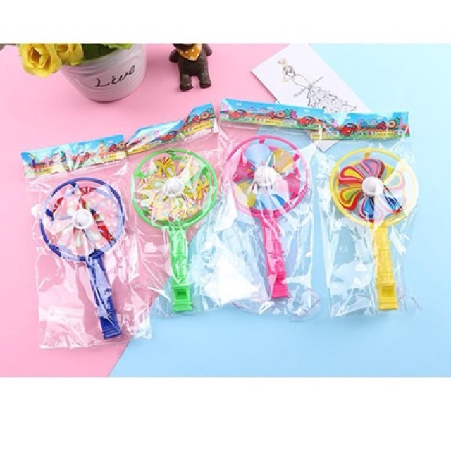 Chong chóng nhựa an toàn cho trẻ em