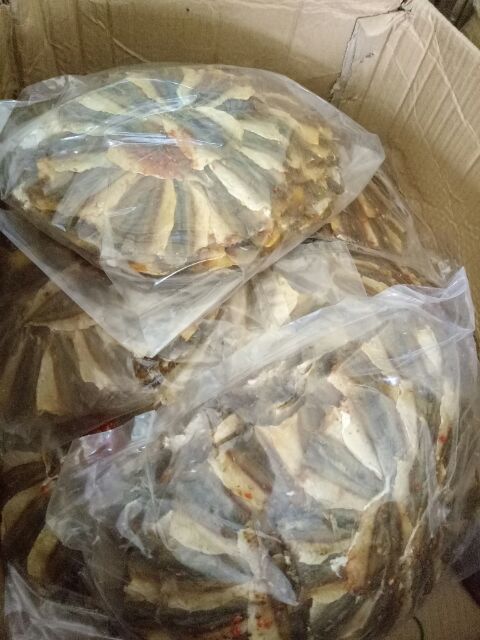 Cá chỉ vàng khô bông ớt - tẩm mè [LOẠI MỘT] từ 500gr - 1kg ăn rất ngon, vị vừa miệng, cá được xếp hình như bông hoa | BigBuy360 - bigbuy360.vn