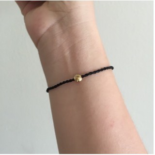 sợi chỉ may mắn