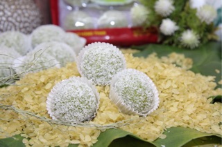 Bánh cốm phủ dừa Bảo Minh