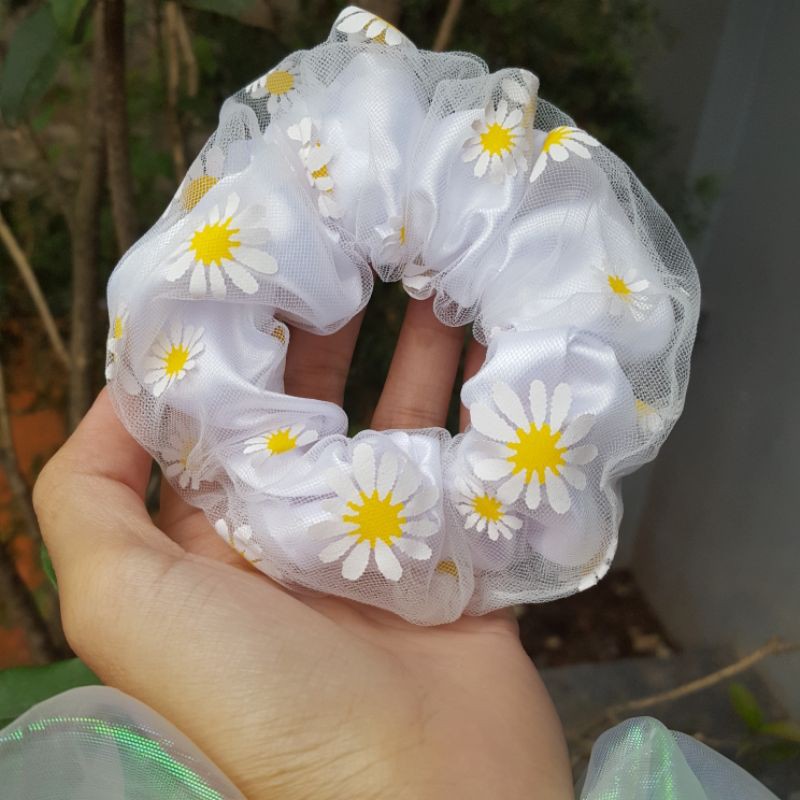 - Dây buộc tóc SCRUNCHIES hoa cúc 2 lớp