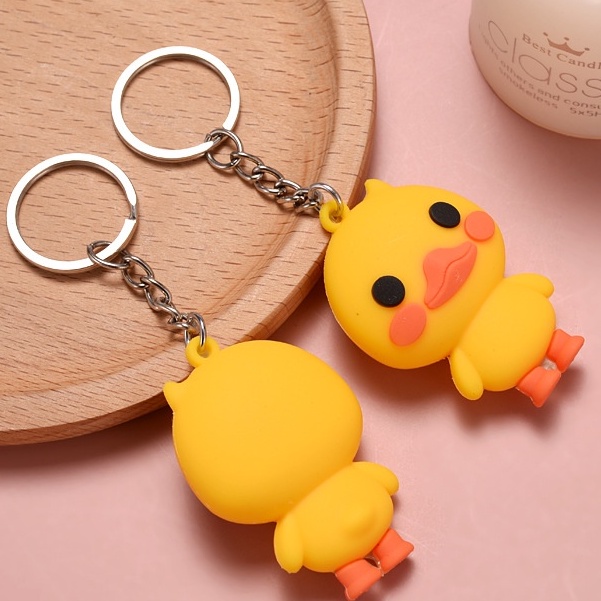 Móc khóa vịt vàng đứng nghiêm dễ thương