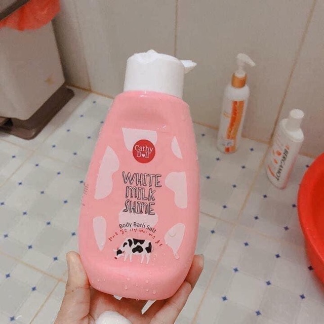 Muối tắm Cathy Doll White Milk Shine Body Bath Salt