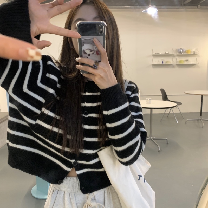 Áo Khoác cardigan Dệt Kim Tay Dài Dáng Rộng Họa Tiết Kẻ Sọc Thời Trang Mùa Thu Cho Nữ