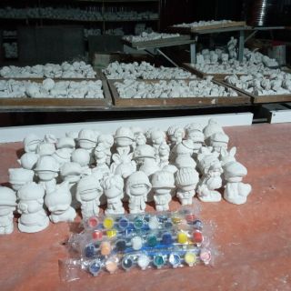 Gốm sứ bát tràng ,tượng cho bé