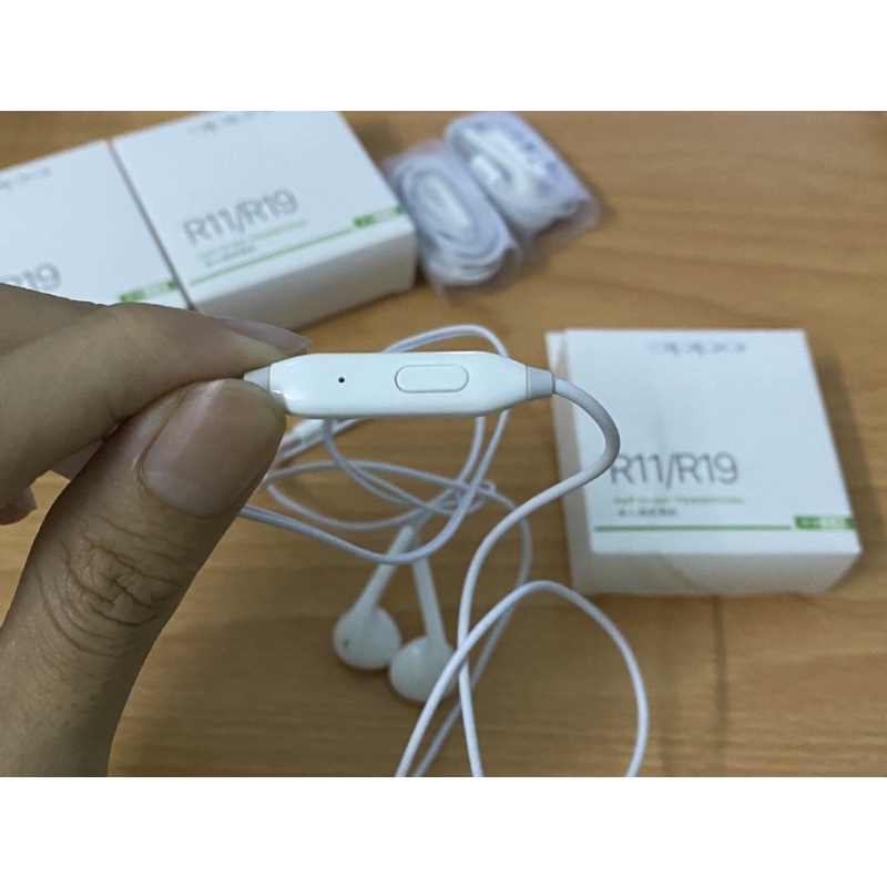 Tai Nghe Điện Thoại OPPO R11/R19 Cổng 3.5mm Có Mic Thoại Âm Hay Bass Ấm, Hàng Fullbox, Freeship - BH 6 tháng
