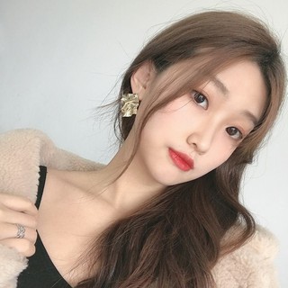 "Mochi Boutique" Bông tai kim loại hình giấy nếp gấp sang trọng 💫