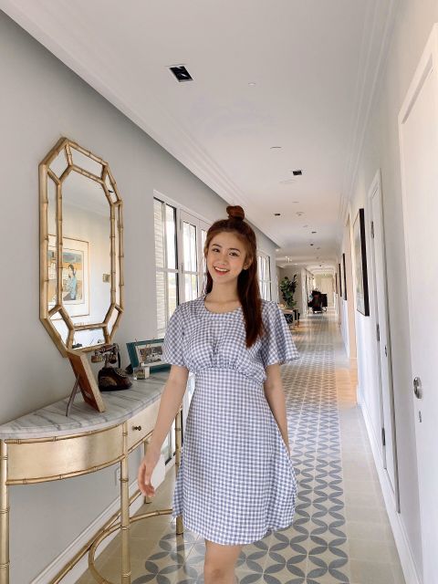 Đầm caro nhấn chân ngực