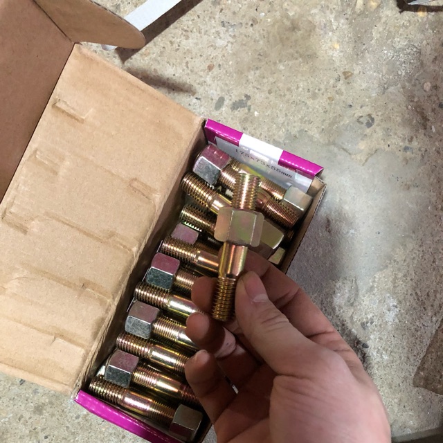 Sản phẩm gia đình làm: ốc láp phi 12 cấy