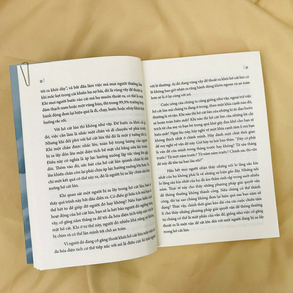 Sách -Thoát Khỏi Tâm Trí và Bước Vào Cuộc Sống | BigBuy360 - bigbuy360.vn