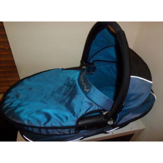 Thanh lý nôi xách tay Quinny