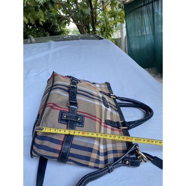 Túi chuẩn si. Túi qua sử dụng. Khách vui lòng xem hình nếu muốn biết thêm thông tin sản phẩm mời khách vô chat. Thanks .