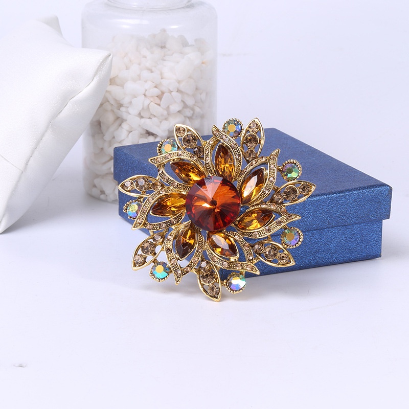Ghim Cài Áo Hình Bông Hoa Đính Đá Sang Trọng