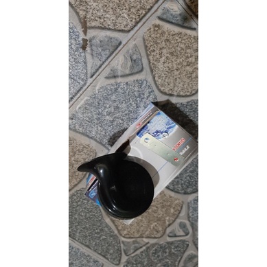 2 kèn sò vỏ màu trắng