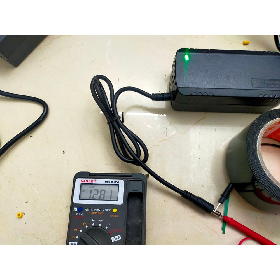 Sạc pin lithium 12,6V-5A
