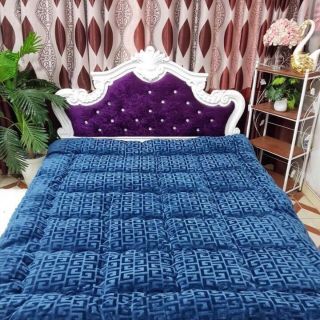 Chăn lông nhung cừu chữ vạn chăn đông mềm đắp chăn nhung chăn có lớp lông cừu chăn giá hợp lý chăn trần dầy dặn