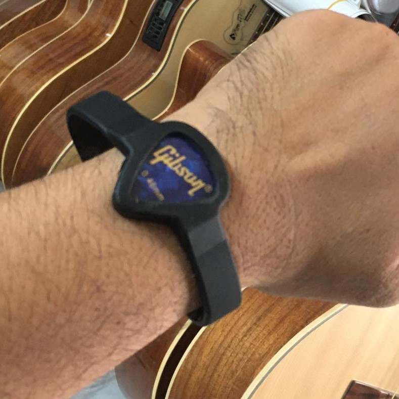 Vòng đeo tay Pick Gibson Pickbandz sang chảnh