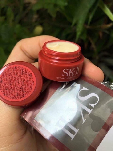 Kem dưỡng mắt SK-II R.N.A Power Eye Cream