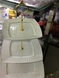 Dĩa 3 tầng bằng sứ