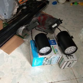 Đèn led rọi chạy ray