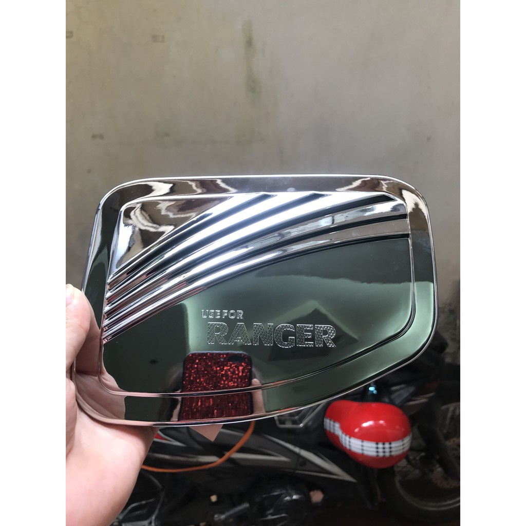 ỐP NẮP XĂNG RANGER MẠ CROM